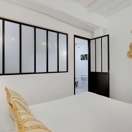 Elegant -2br-4p- Le Marais